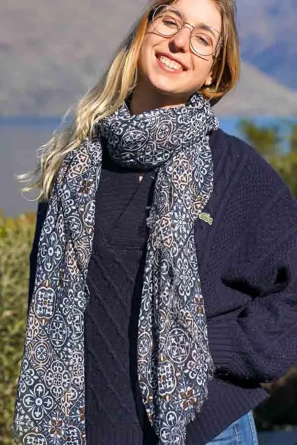 Feonia Fine Scarf