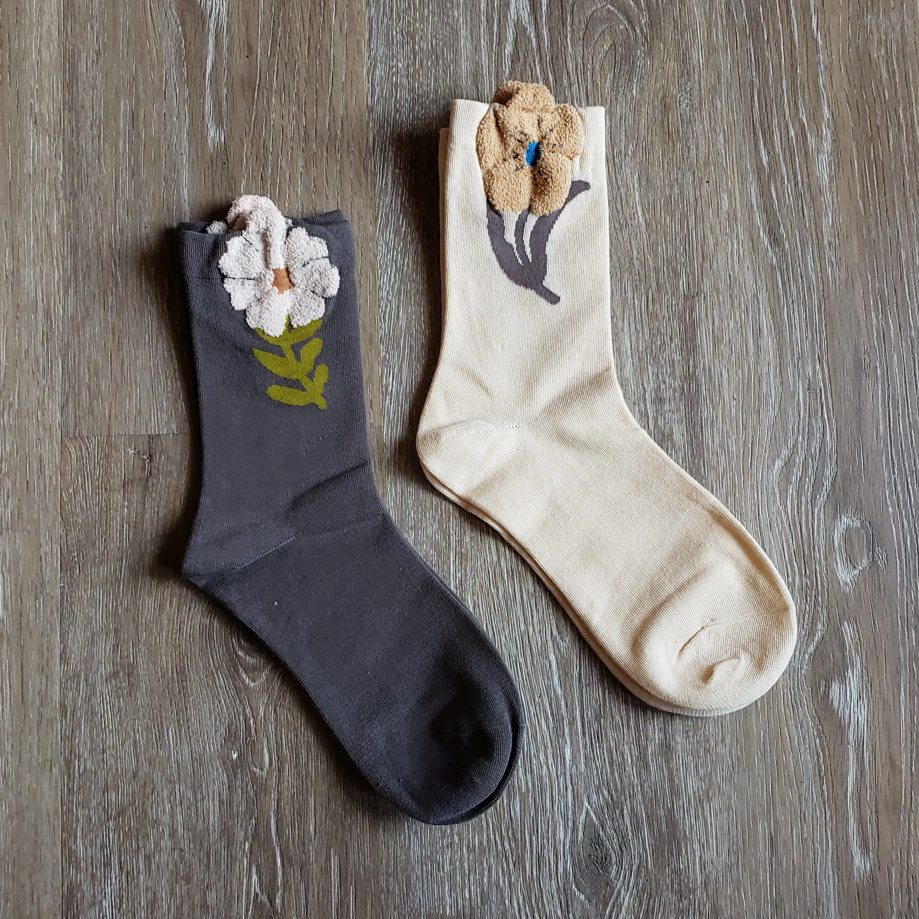 Soft Flower Cuff Socks