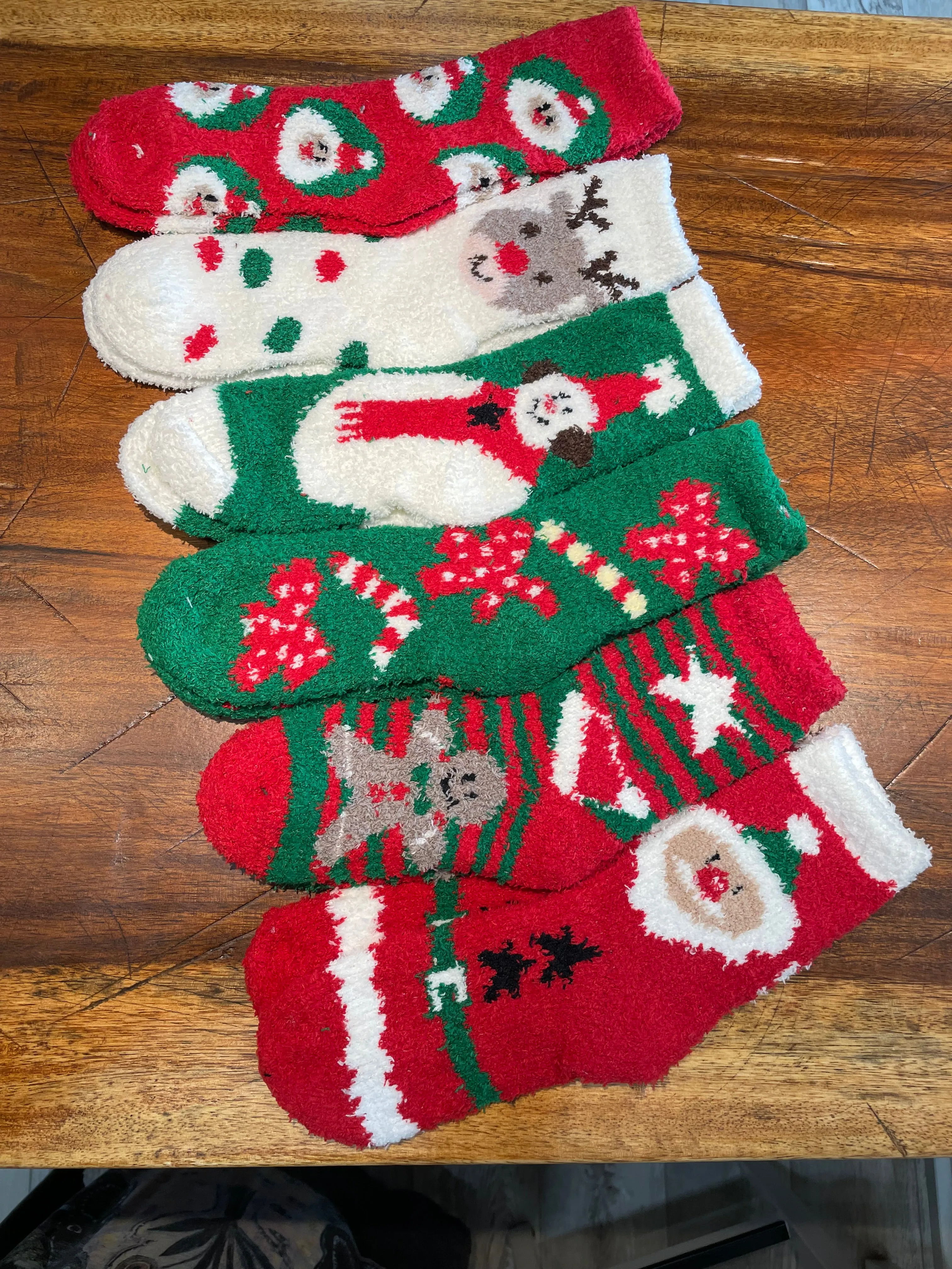 Ultra Soft Chenille Socks in Green Santa